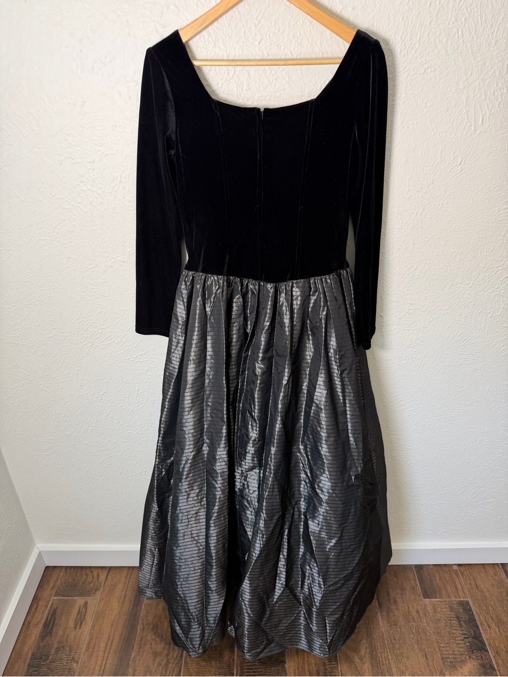 Vintage Jessica McClintock Size 12 Black Velvet Metallic Maxi Formal Dress - Picture 6 of 8